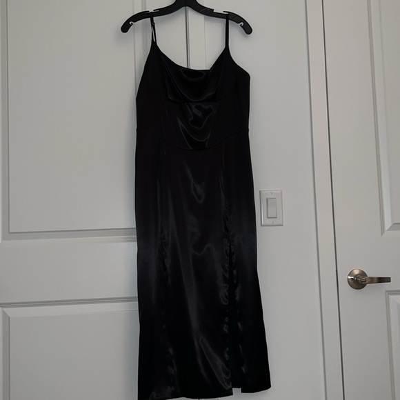 Satin thigh high slit, square neck spaghetti strap midi dress - Picture 4 of 6